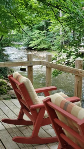 Cozy Creek Cottages Maggie Valley